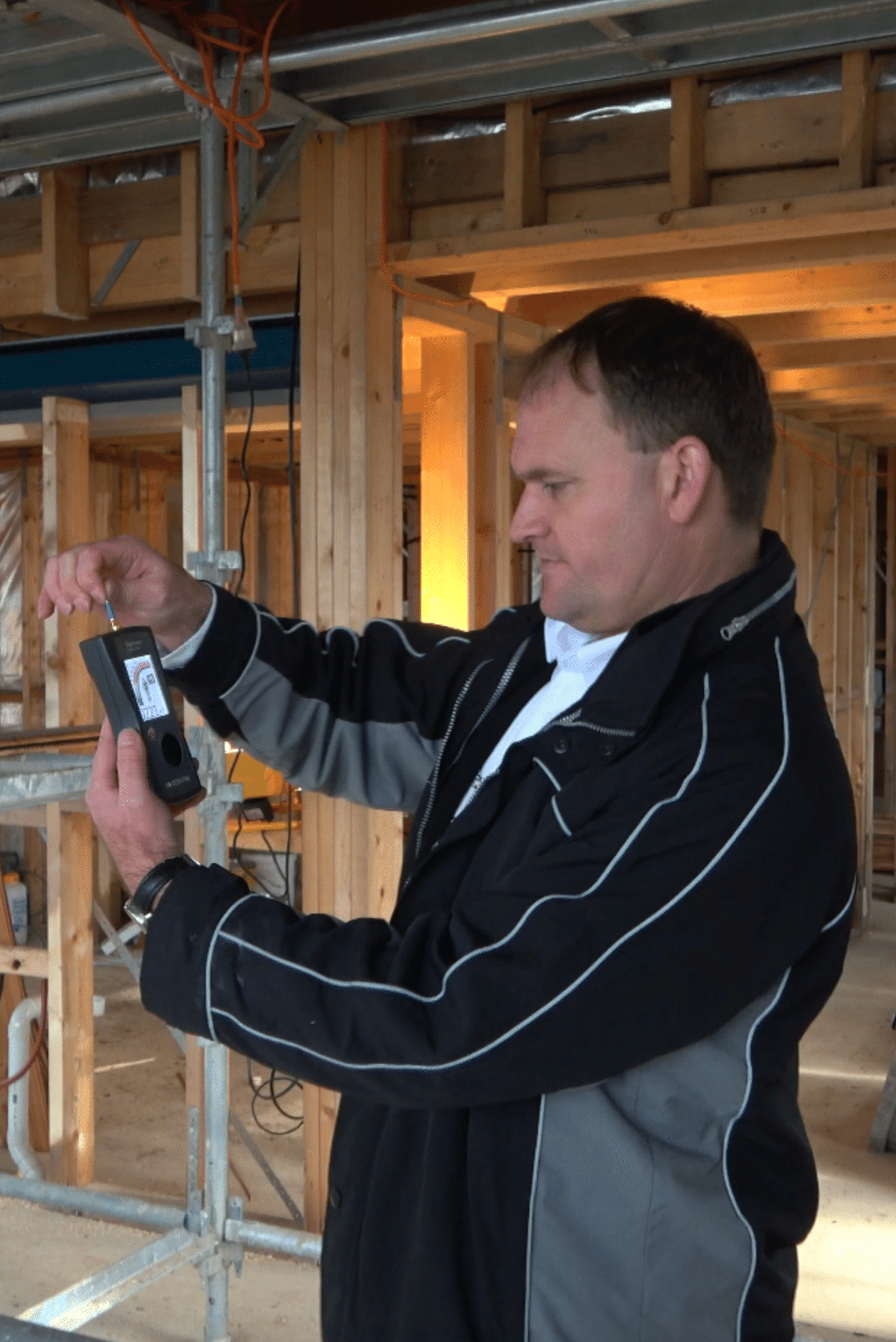 Patrick_van_der_Burght_assessing_EMF_Radiation_in_new_build_home Patrick van der Burght assesses EMF radiation in a new build home