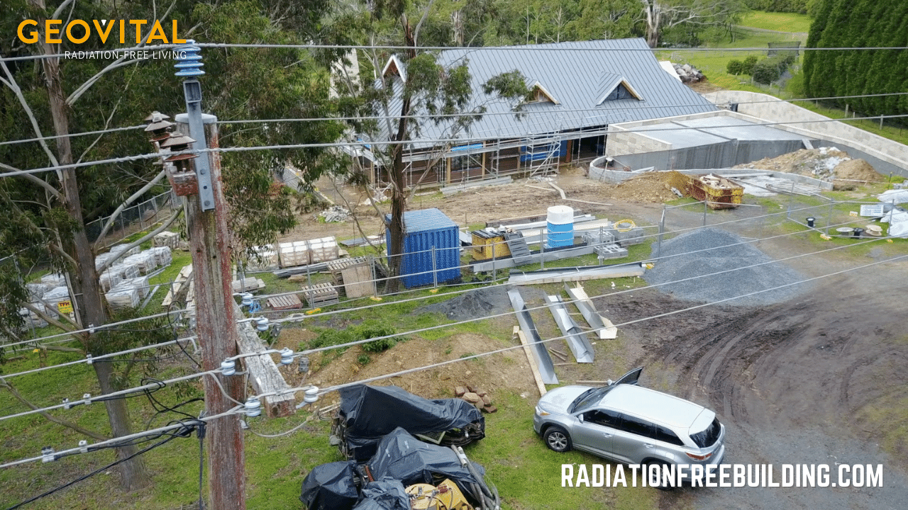 Power lines along the street can be a strong source of magnetic fields and should be avoided